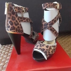 Guess Leopard print